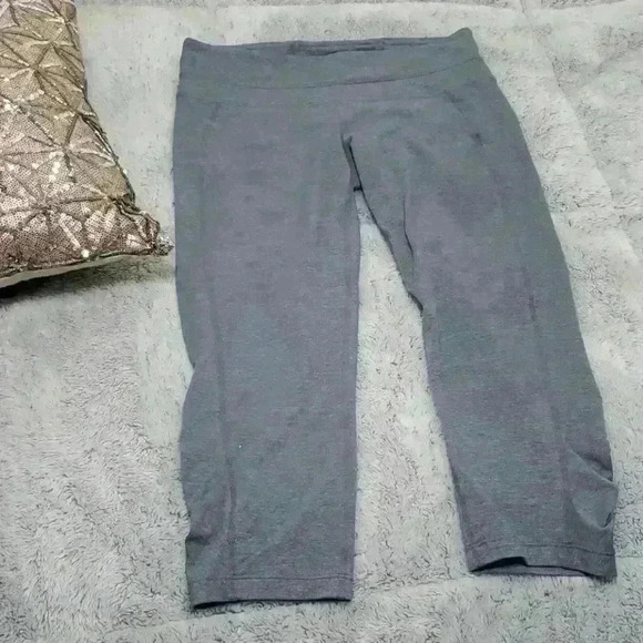 Athleta Capri Set - Picture 6 of 10